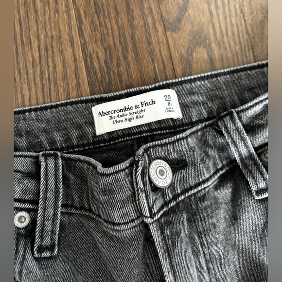 Abercrombie & Fitch The Ankle Straight Ultra High Rise Jeans - Picture 2 of 7